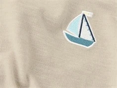 Name It t-shirt island fossil med båd- pæn t-shirt til drenge i størrelse 92 til 6 år